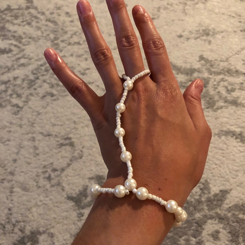 Chic white beaded pearl slave bracelet - Picture 2 of 7